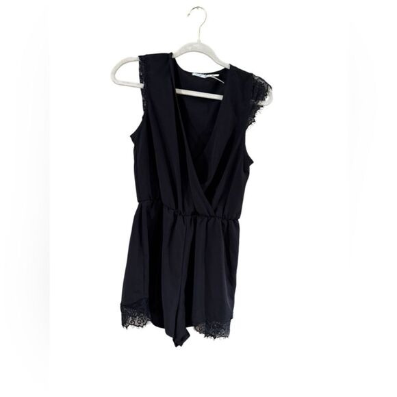 Kimchi Blue Black Lace Romper Size Medium - Picture 8 of 9